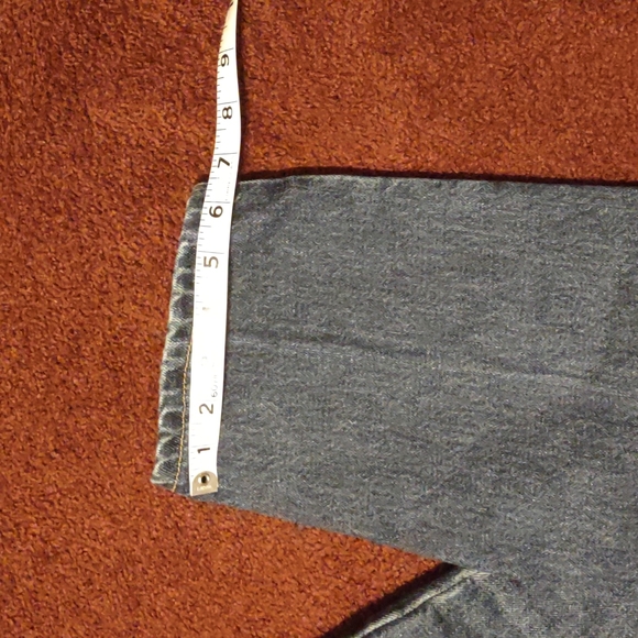 "Levi's" 550 brand. Relax d Tapered leg. Made in USA! High waisted. Size 12. - Picture 5 of 8